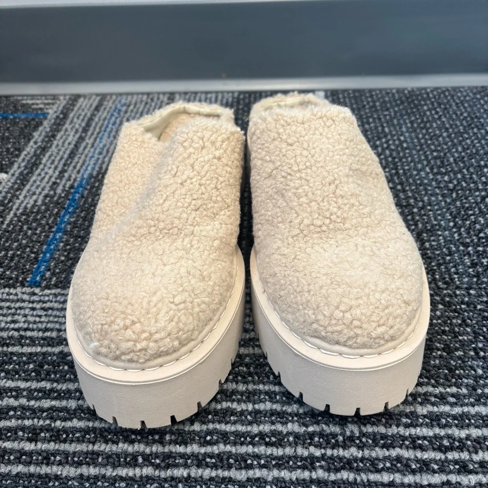 Pilcro Anthropologie Chunky Sherpa Clogs Platform slip on NWOT